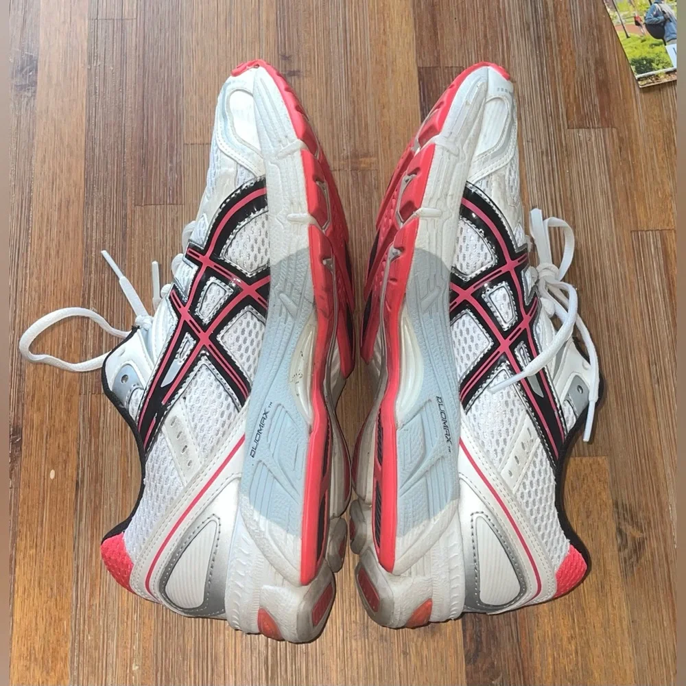 ASICS - Picture 4 of 7